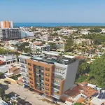 New Versalles Unit With Rooftop Pool